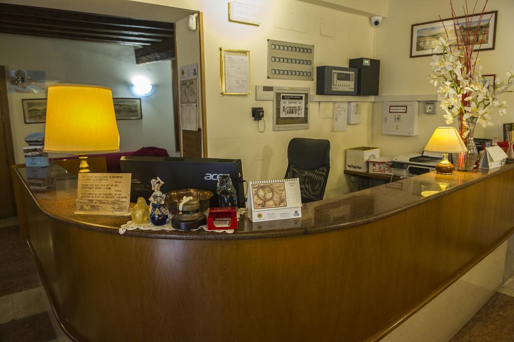 Hotel Iris Venice Luaran gambar
