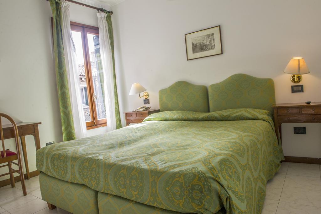 Hotel Iris Venice Luaran gambar