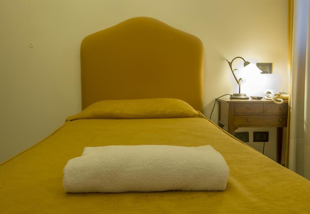 Hotel Iris Venice Luaran gambar