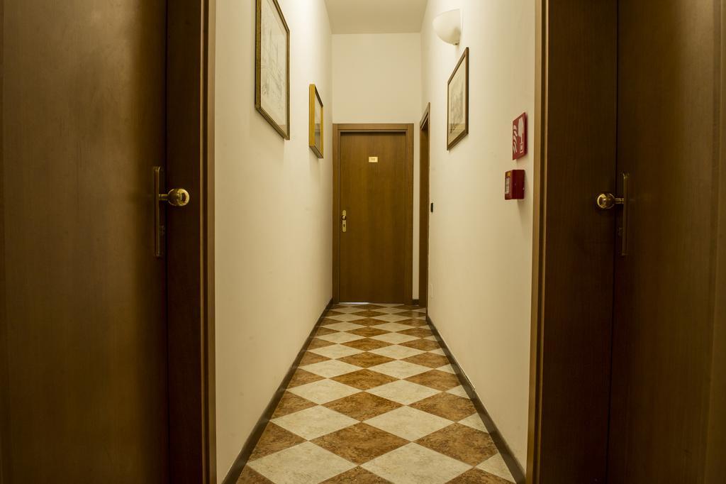 Hotel Iris Venice Luaran gambar