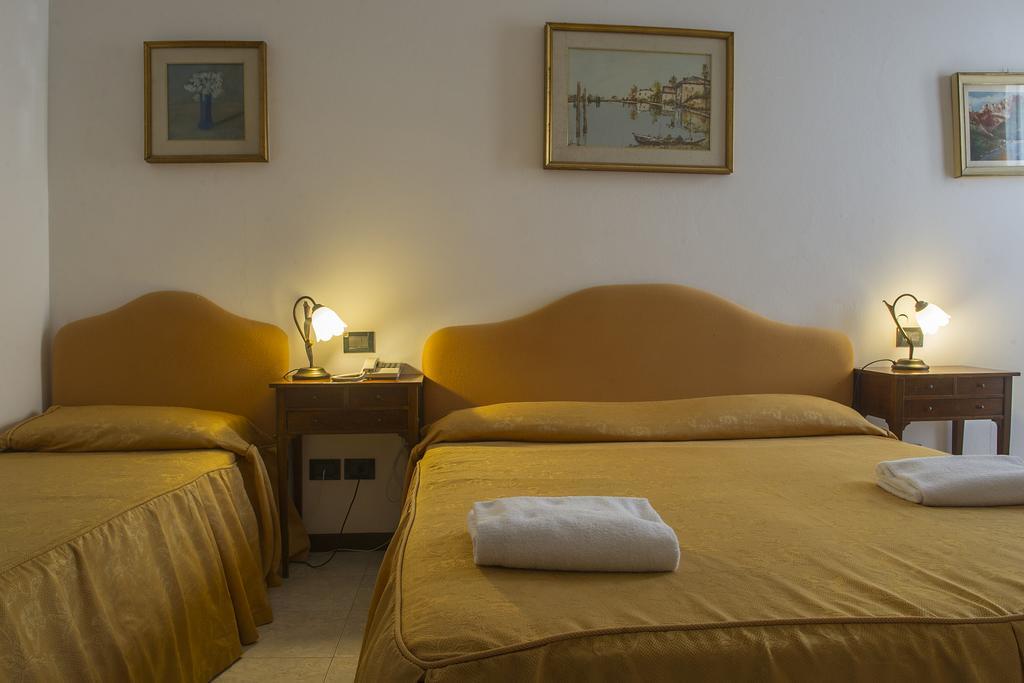 Hotel Iris Venice Luaran gambar