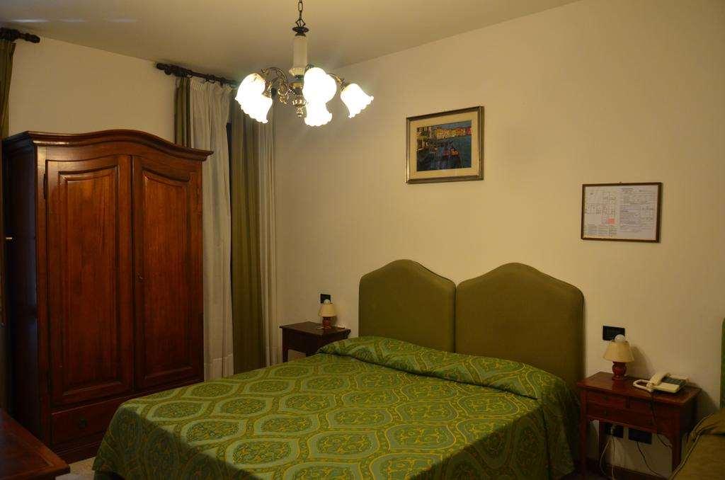 Hotel Iris Venice Bilik gambar