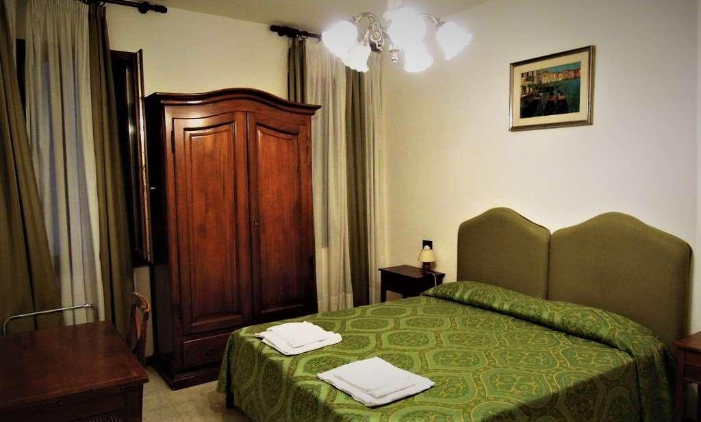 Hotel Iris Venice Bilik gambar