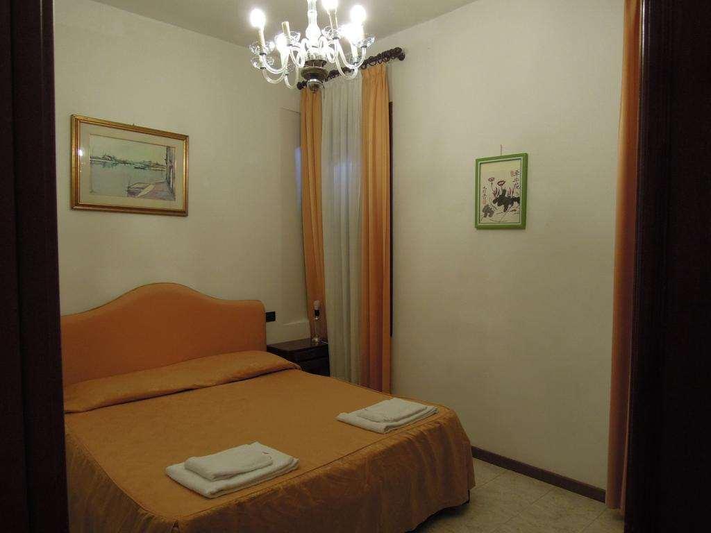 Hotel Iris Venice Bilik gambar